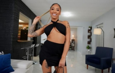 Kona Jade - Striptease
